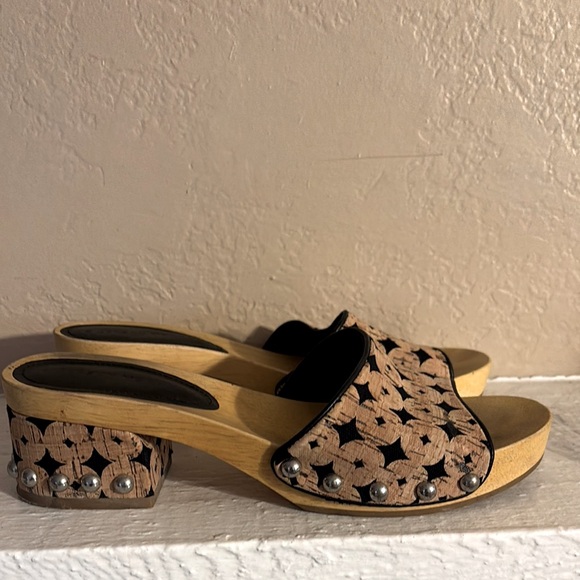 Sigerson Morrison Shoes - Sigerson Morrison Black and Tan Patterned Leather Clogs